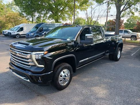 Used 2024 Chevrolet Silverado 3500 High Country w/ High Country Premium Package AWD/4WD image 1