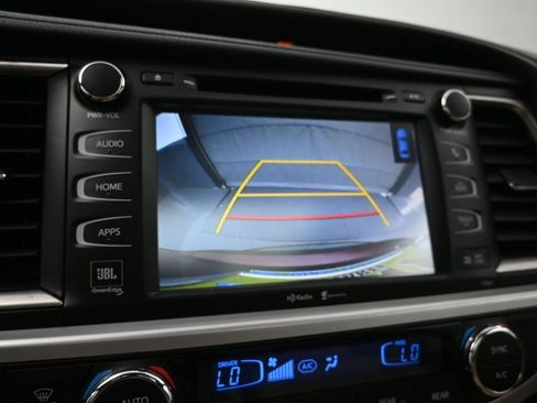 Used 2014 Toyota Highlander Limited Platinum AWD/4WD image 13