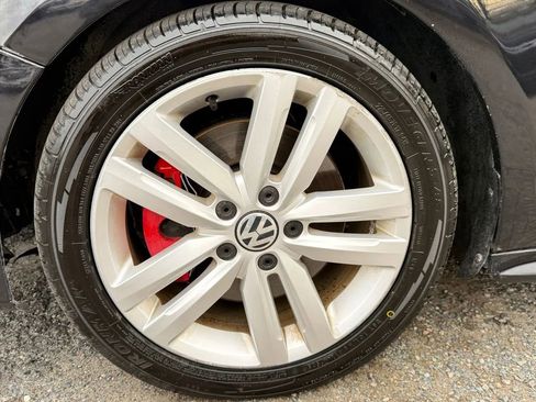 Used 2013 Volkswagen Jetta GLI image 32