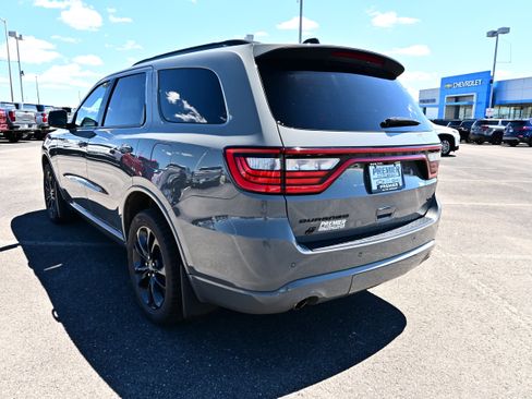 Used 2023 Dodge Durango GT w/ Blacktop Package AWD/4WD image 8