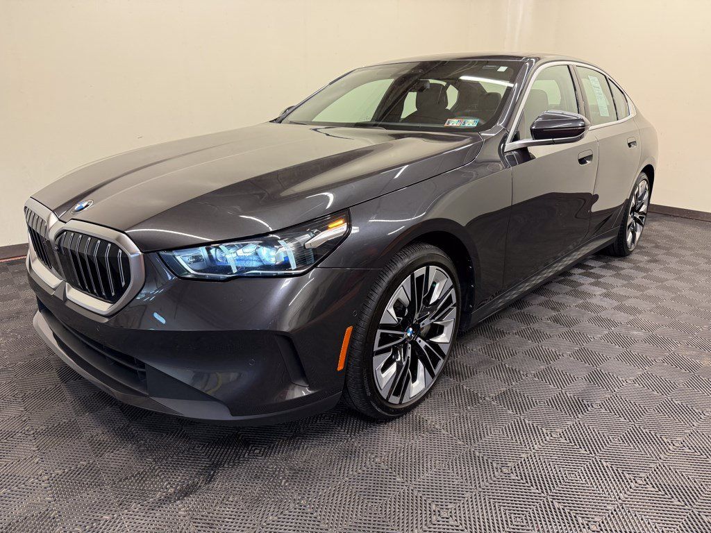 Used 2024 BMW 540i xDrive AWD/4WD image 1
