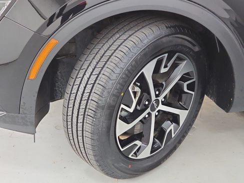 Used 2024 Kia Sportage EX image 31