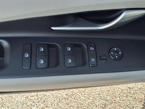 Used 2024 Hyundai Elantra Limited FWD image 12
