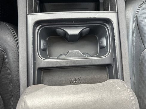 Used 2023 Land Rover Defender 110 S image 7