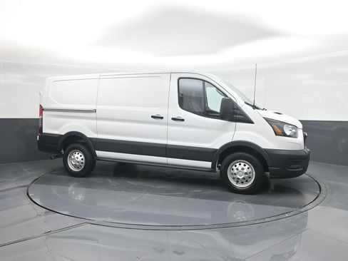 Certified 2025 Ford Transit 150 Low Roof AWD image 11