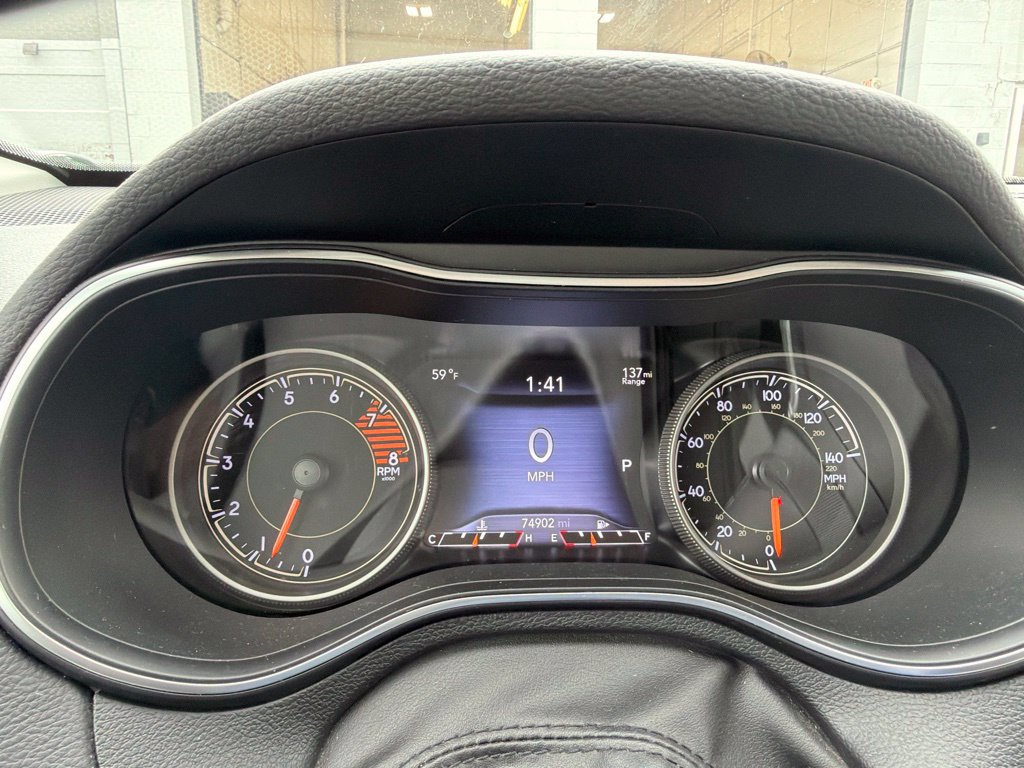 Used 2019 Jeep Cherokee Limited FWD image 10