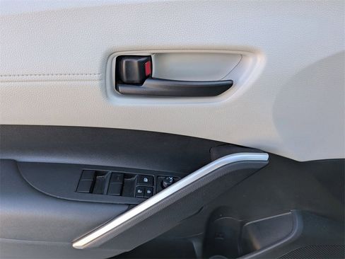 Used 2023 Toyota Corolla Cross LE image 11