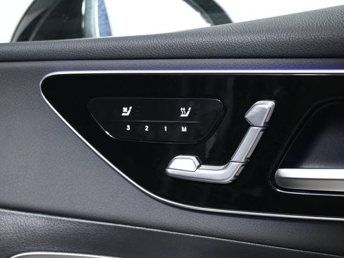 Used 2025 Mercedes-Benz GLC 350e 4MATIC image 28