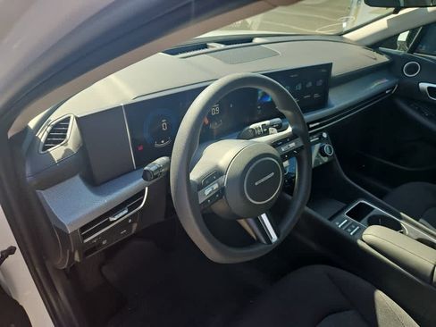 Used 2024 Hyundai Sonata SEL FWD image 2