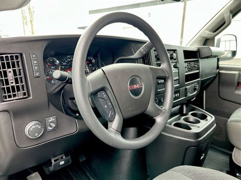 Used 2022 GMC Savana 2500 w/ Driver Convenience Package image 10