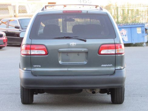 Used 2002 Toyota Sienna CE image 6