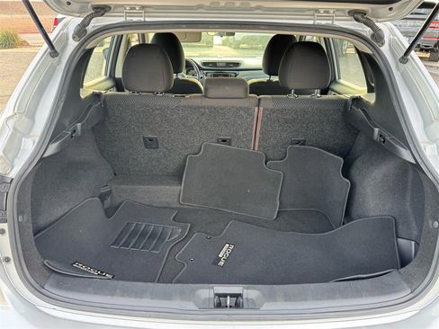 Used 2019 Nissan Rogue Sport S image 18