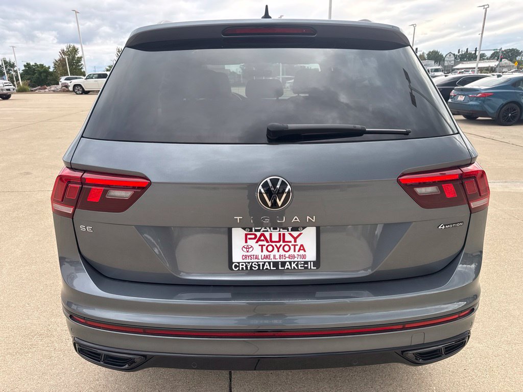 Used 2024 Volkswagen Tiguan SE R-Line AWD/4WD image 4