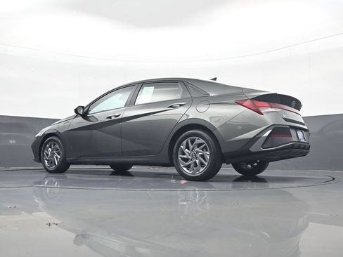 Certified 2024 Hyundai Elantra SEL FWD image 28