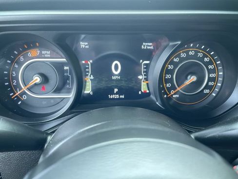 Used 2024 Jeep Wrangler Unlimited Rubicon AWD/4WD image 12