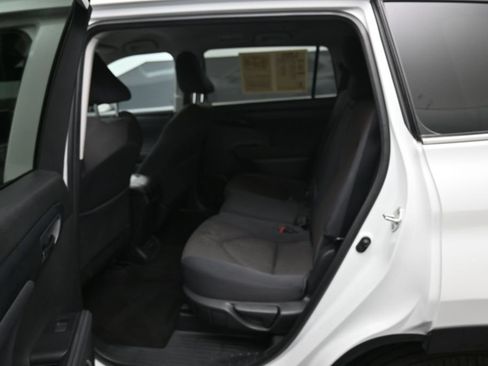 Used 2023 Toyota Highlander L FWD image 27