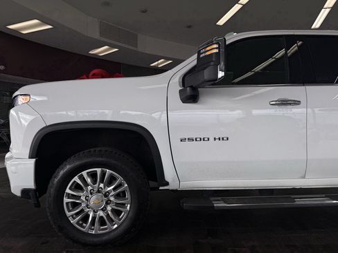 Used 2022 Chevrolet Silverado 2500 High Country AWD/4WD image 19