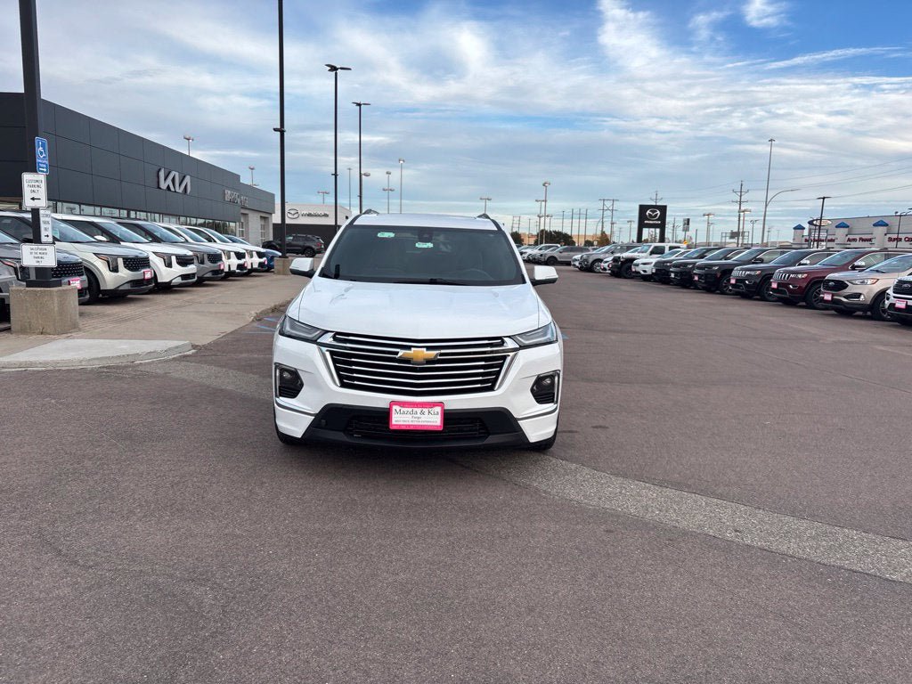 Used 2022 Chevrolet Traverse Premier AWD/4WD image 2