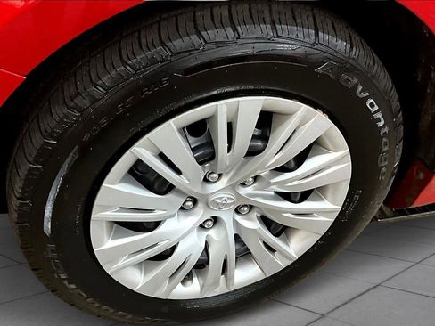 Used 2013 Toyota Camry LE image 10