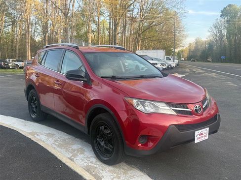 Used 2015 Toyota RAV4 LE image 3