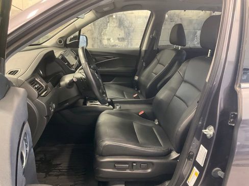 Used 2022 Honda Pilot Touring image 13
