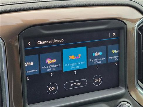 Used 2020 Chevrolet Silverado 1500 High Country w/ Technology Package AWD/4WD image 12