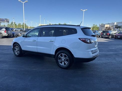 Used 2016 Chevrolet Traverse LT FWD image 3
