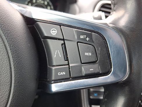 Used 2020 Jaguar F-PACE R-Sport image 24