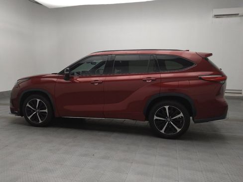 Used 2021 Toyota Highlander XSE FWD image 3