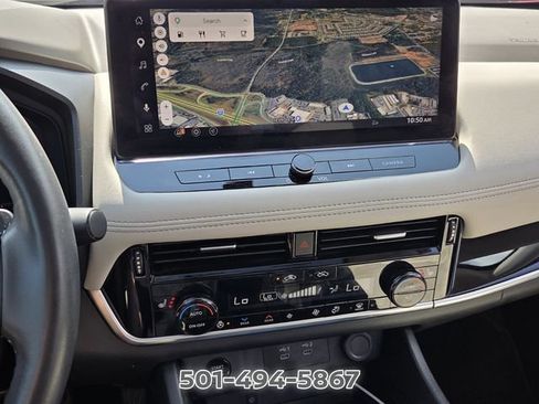 Used 2024 Nissan Rogue SL w/ SL Premium Package FWD image 18