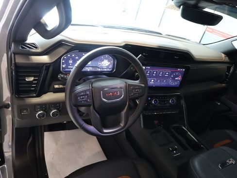 Used 2024 GMC Sierra 2500 AT4 w/ AT4 Premium Plus Package AWD/4WD image 27