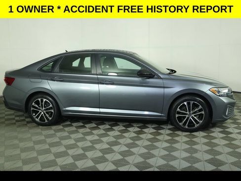 Used 2023 Volkswagen Jetta Sport FWD image 2