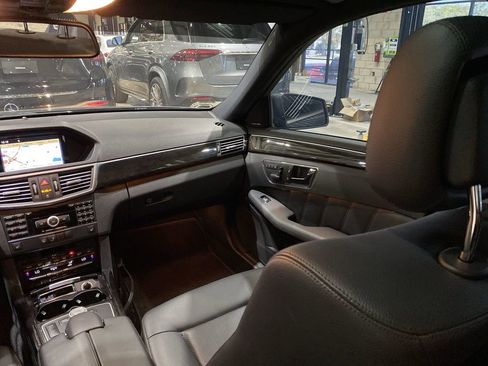 Used 2010 Mercedes-Benz E 350 Sedan image 4