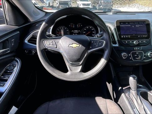 Used 2020 Chevrolet Malibu LS FWD image 4