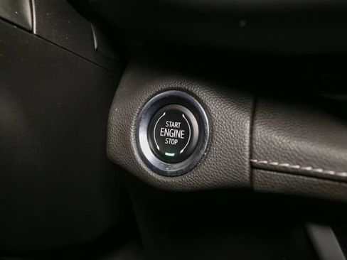 Used 2022 Buick Envision Essence w/ Safety Package FWD image 29