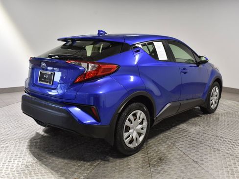 Used 2020 Toyota C-HR LE image 3