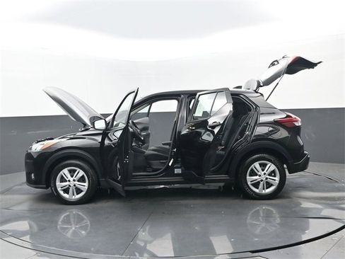 Used 2024 Nissan Kicks S image 31