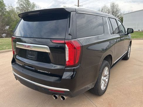 Used 2024 GMC Yukon XL Denali AWD/4WD image 3