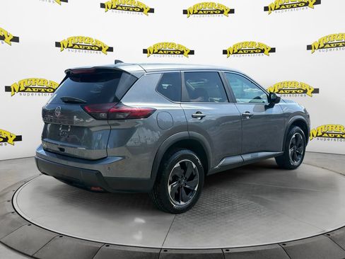 Used 2024 Nissan Rogue SV AWD/4WD image 5