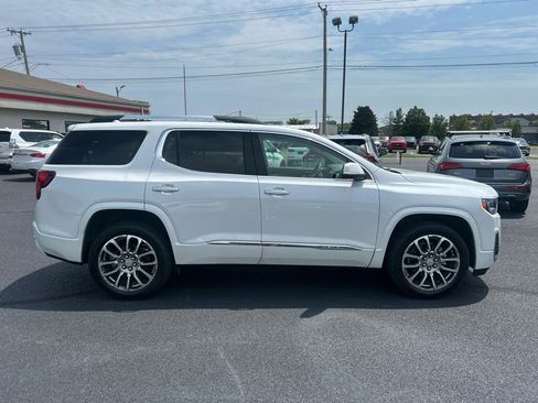 Used 2023 GMC Acadia Denali w/ Denali Ultimate Package FWD image 4