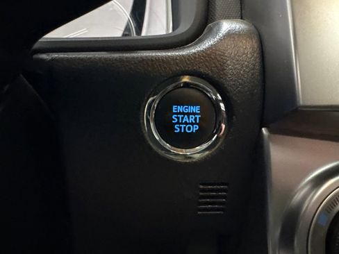 Used 2022 Toyota 4Runner Limited AWD/4WD image 21