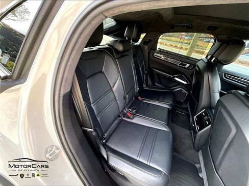 Used 2020 Porsche Cayenne Turbo image 26