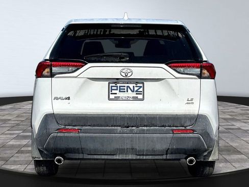Used 2024 Toyota RAV4 LE AWD/4WD image 5