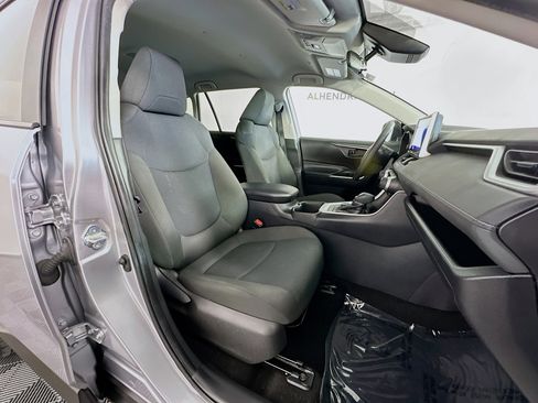 Used 2024 Toyota RAV4 LE image 27