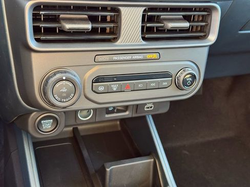 New 2026 Ford Maverick Lariat w/ Black Appearance Package AWD/4WD image 17
