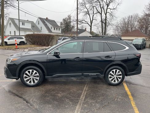 Certified 2022 Subaru Outback Premium image 9