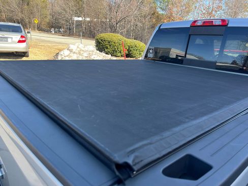 Used 2015 GMC Sierra 1500 SLT w/ SLT Crew Cab Value Package image 28