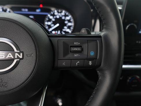 Used 2022 Nissan Pathfinder SL image 31