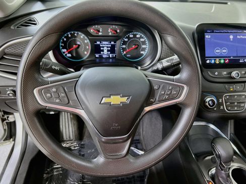 Used 2022 Chevrolet Malibu LT FWD image 11