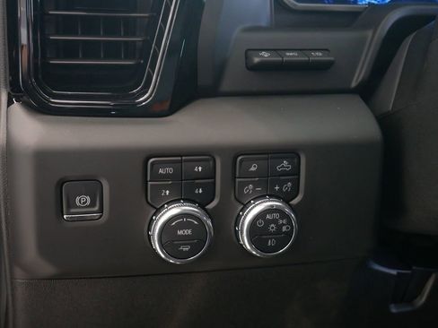 New 2025 GMC Sierra 3500 AT4 w/ AT4 Premium Plus Package image 19